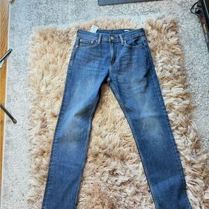 Levi's Classic Blue Jeans with Red Tab